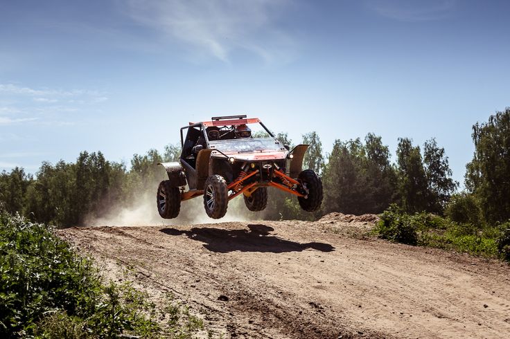 Dangerous buggy ride in Dubai’s desert