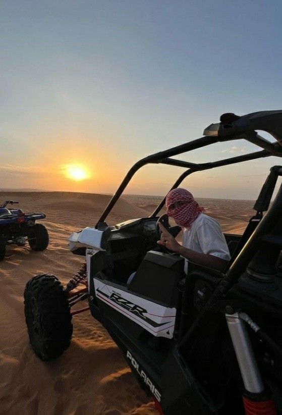 Guided buggy tour in Dubai’s stunning desert landscape